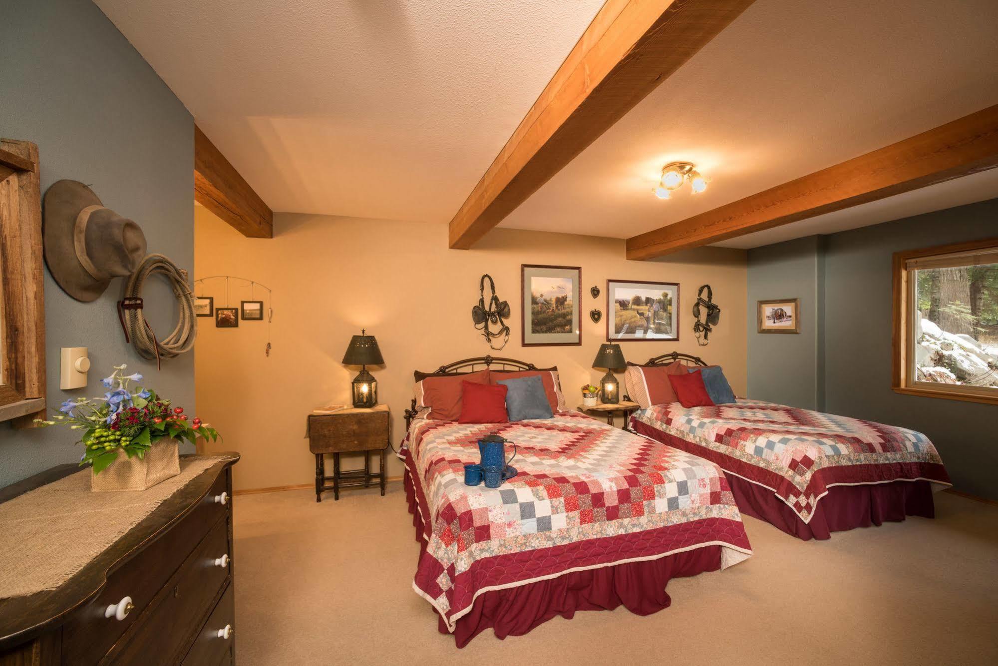 Western Pleasure Guest Ranch Sandpoint Extérieur photo